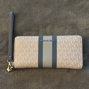 Michael Kors Cream and Blue Wristlet